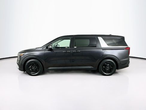 Used 2025 Kia Carnival FWD image 4