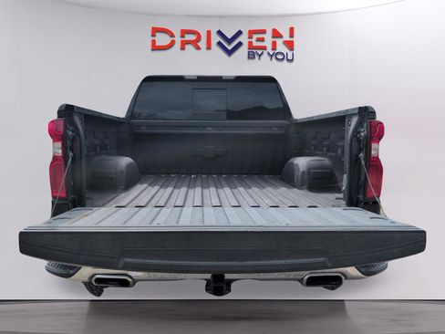 Used 2020 Chevrolet Silverado 1500 LTZ w/ LTZ Premium Package AWD/4WD image 9