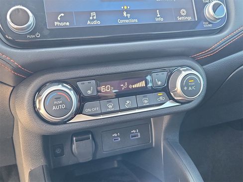 Used 2025 Nissan Versa SR w/ Trunk Package image 20