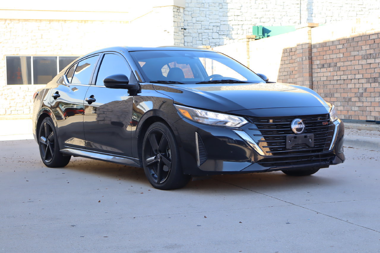 Used 2024 Nissan Sentra SR w/ SR Premium Package FWD image 2