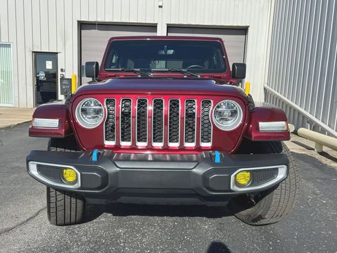 Used 2022 Jeep Wrangler Unlimited Sahara w/ Cold Weather Group AWD/4WD image 3