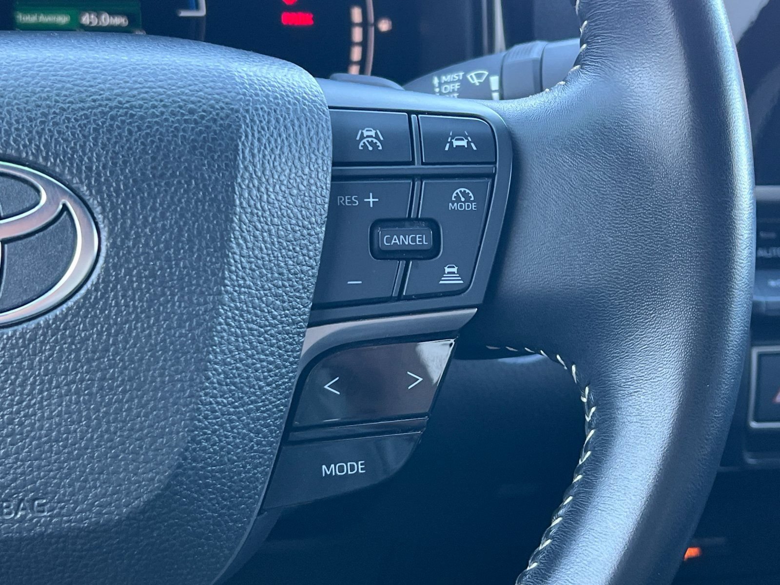 Used 2025 Toyota Camry SE FWD image 28