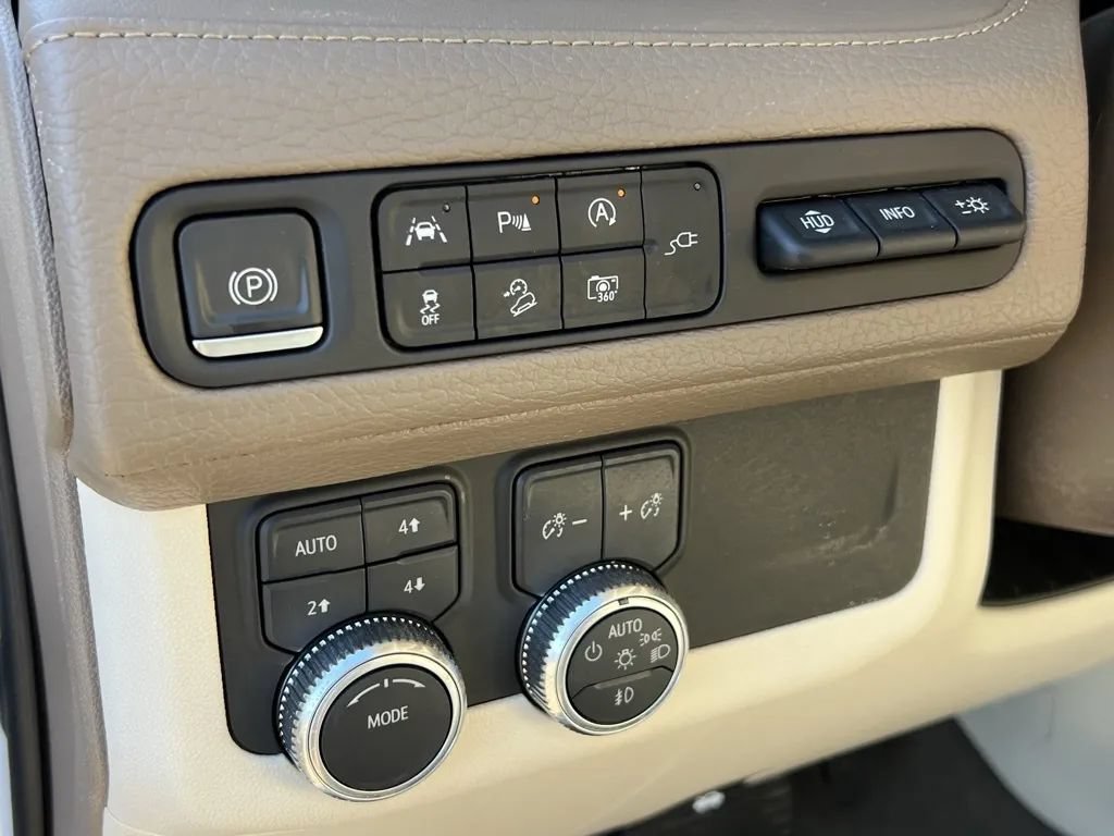 Used 2022 GMC Yukon Denali AWD/4WD image 29