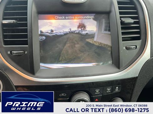 Used 2011 Chrysler 300 Limited image 15