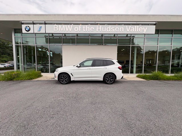 Used 2024 BMW X3 xDrive30i w/ Premium Package AWD/4WD image 1