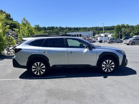 Certified 2025 Subaru Outback Limited AWD/4WD image 9