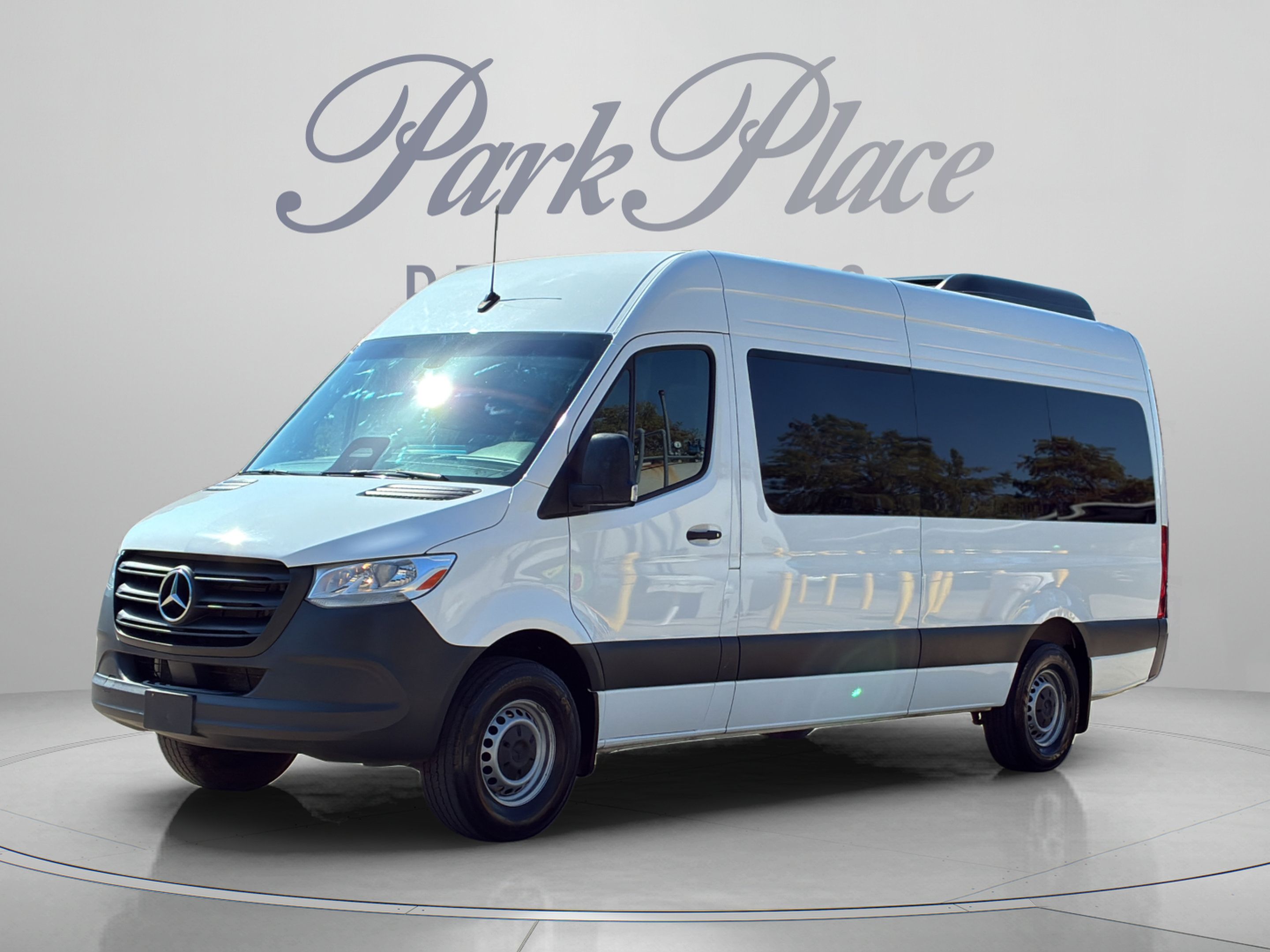 Used 2025 Mercedes-Benz Sprinter 2500 image 1