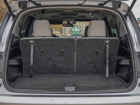 Used 2018 Honda Pilot Touring image 32