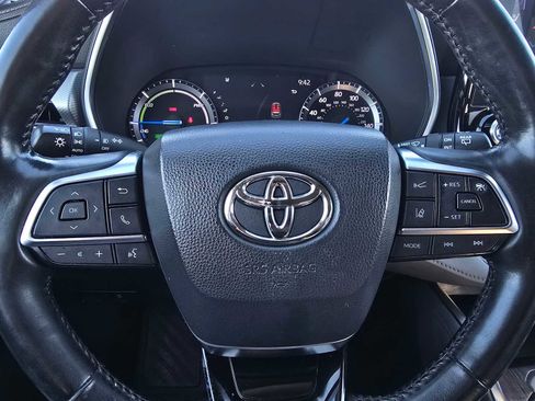 Used 2021 Toyota Highlander Platinum AWD/4WD image 25