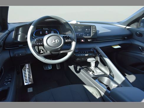 New 2026 Hyundai Elantra SEL Sport FWD image 11