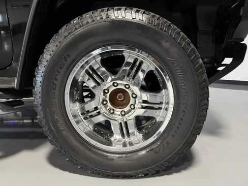 Used 2005 HUMMER H2 w/ Preferred Equipment Group AWD/4WD image 30