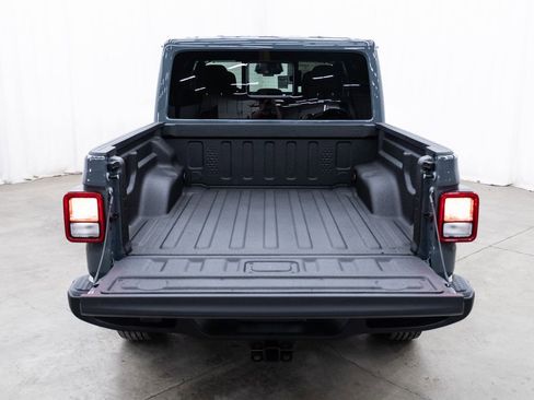 New 2026 Jeep Gladiator Sport AWD/4WD image 8