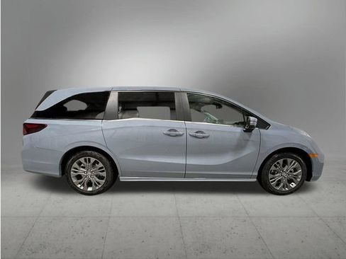New 2026 Honda Odyssey Touring image 8