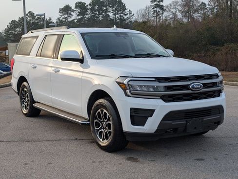 Used 2023 Ford Expedition Max XLT image 3