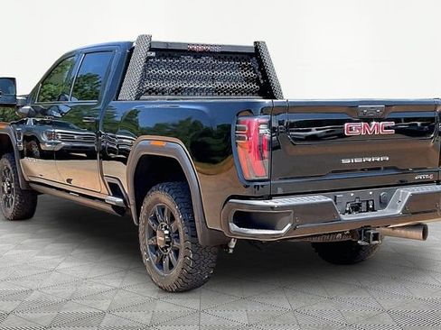 Used 2024 GMC Sierra 2500 AT4 w/ AT4 Premium Plus Package AWD/4WD image 4