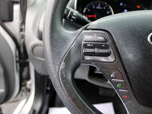 Used 2018 Kia Forte LX w/ LX Popular Package image 8