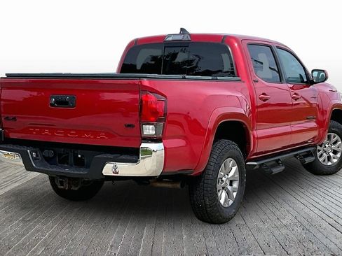 Used 2019 Toyota Tacoma SR5 AWD/4WD image 9