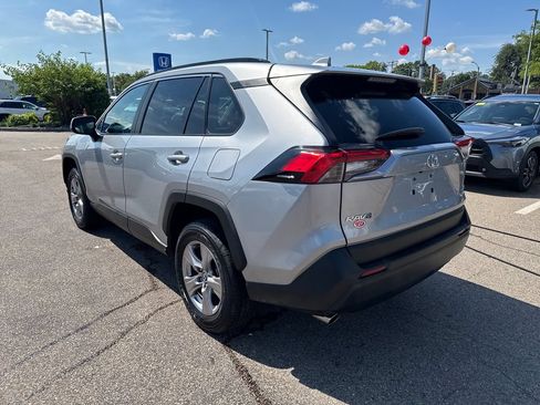 Used 2025 Toyota RAV4 XLE AWD/4WD image 5