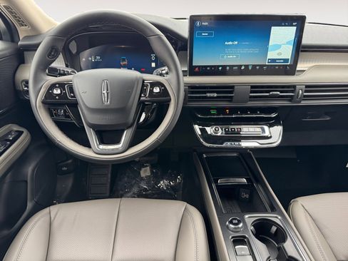 New 2026 Lincoln Corsair Premiere image 12