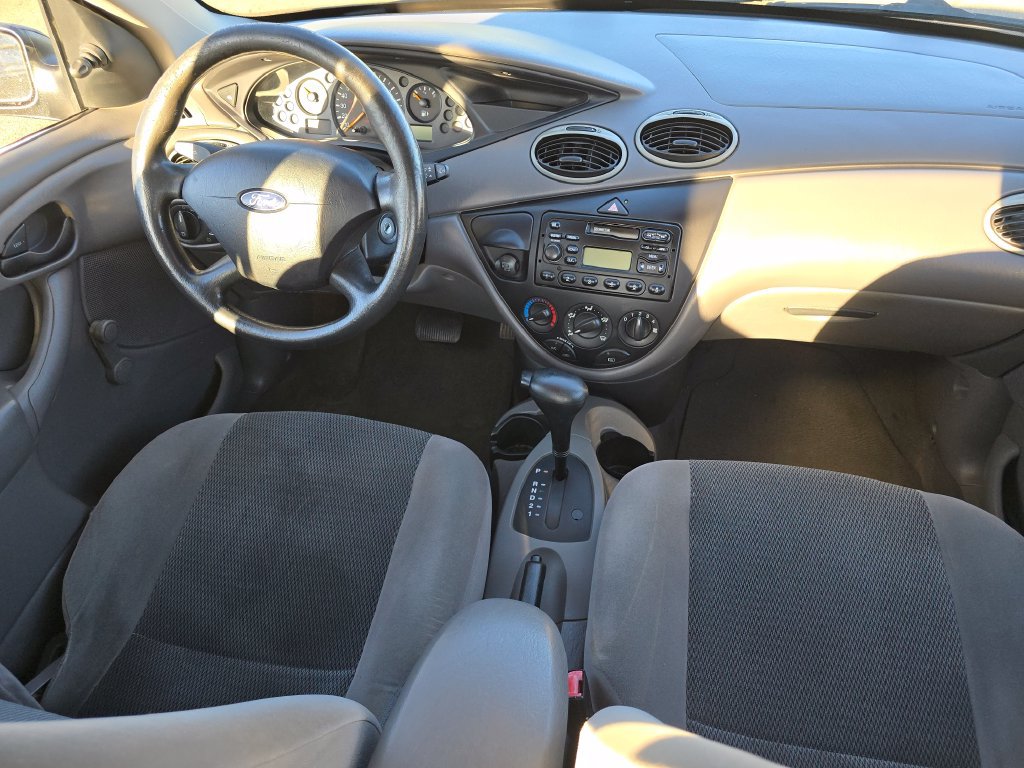 Used 2003 Ford Focus LX FWD image 16