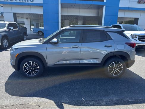 New 2026 Chevrolet TrailBlazer LT AWD/4WD image 2