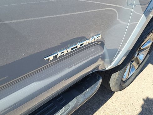 Used 2019 Toyota Tacoma SR5 RWD image 25