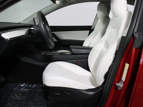 Used 2022 Tesla Model Y Long Range AWD/4WD image 25