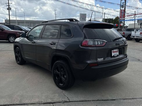 Used 2021 Jeep Cherokee Latitude Plus FWD image 5