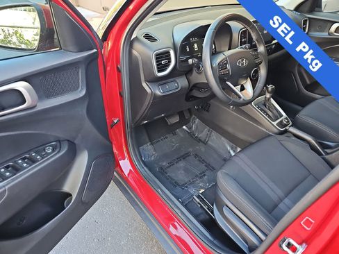 Certified 2023 Hyundai Venue SEL FWD image 10