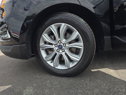 Certified 2023 Ford Edge Titanium image 27