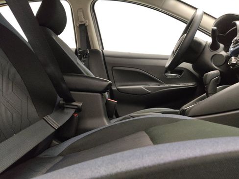 Used 2025 Nissan Versa SV FWD image 21
