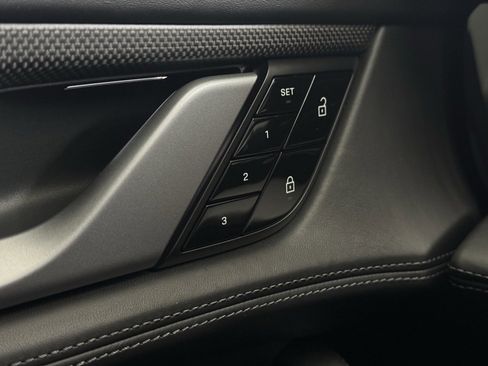 Used 2021 Porsche Taycan Turbo S image 31