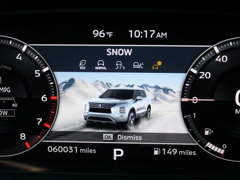 Used 2023 Mitsubishi Outlander SEL FWD image 36