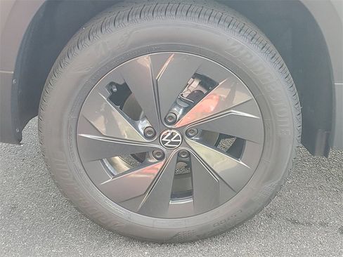 New 2026 Volkswagen Taos S image 6