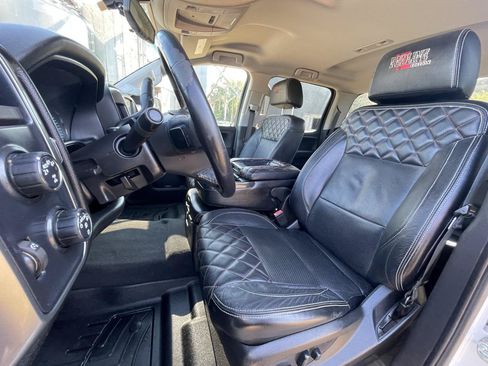 Used 2018 Chevrolet Silverado 1500 LT w/ All Star Edition AWD/4WD image 9