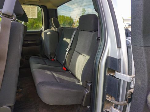Used 2010 Chevrolet Silverado 2500 LT w/ Interior Plus Package AWD/4WD image 19