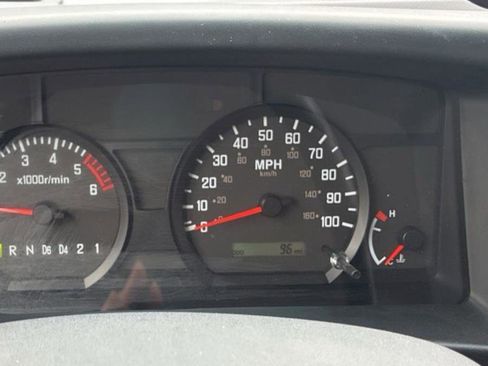 Used 2024 Isuzu NPR image 28