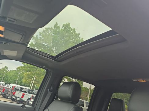 Used 2016 Ford F250 Lariat w/ Lariat Ultimate Package AWD/4WD image 28