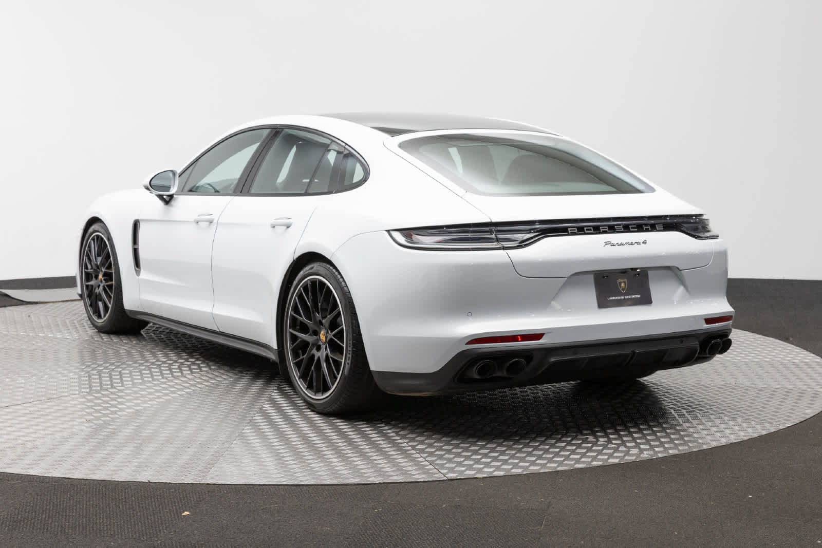 Used 2023 Porsche Panamera 4 Platinum Edition w/ Assistance Package AWD/4WD image 4