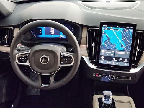 New 2026 Volvo XC90 B6 Plus w/ Protection Package Premier image 27