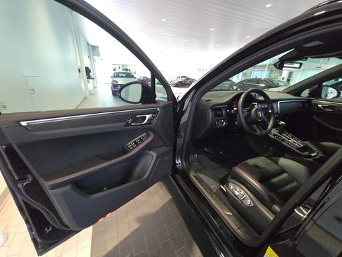 Used 2025 Porsche Macan GTS AWD/4WD image 22