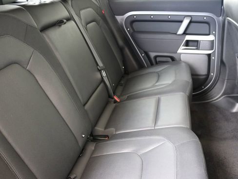 Used 2023 Land Rover Defender 110 X-Dynamic SE image 32