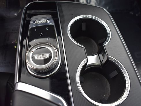 Used 2024 Cadillac Lyriq Luxury image 10