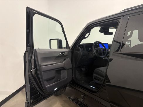 Used 2026 Lexus GX 550 w/ Accessory Package (2T) AWD/4WD image 9