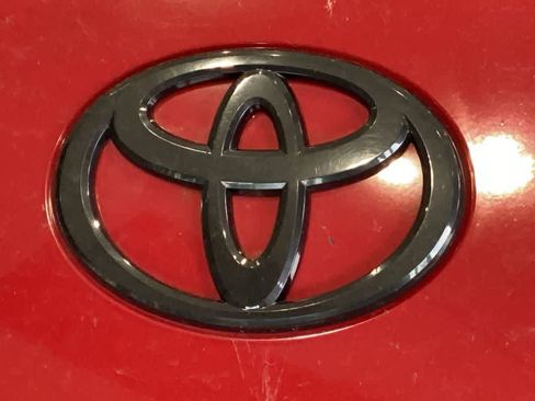 Certified 2025 Toyota Camry SE AWD/4WD image 10