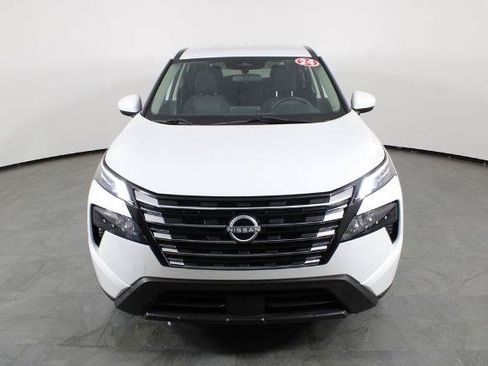 Certified 2024 Nissan Rogue SV FWD image 13