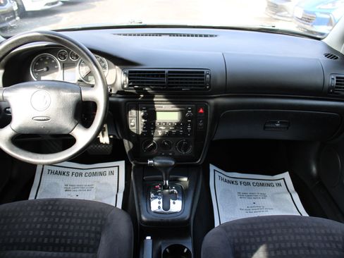 Used 2004 Volkswagen Passat GLS image 11