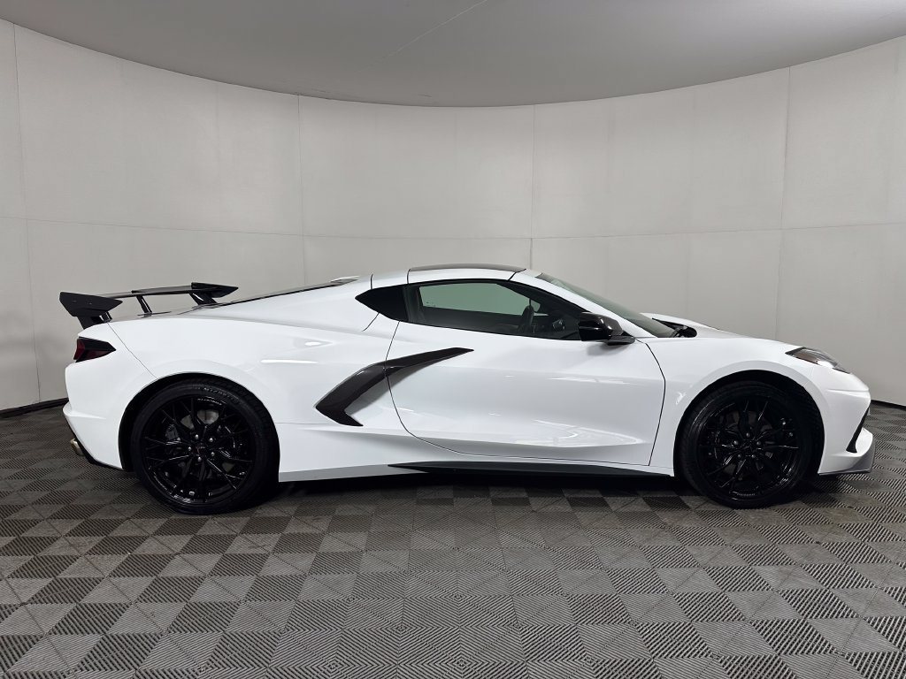 Used 2025 Chevrolet Corvette Stingray Premium Cpe w/ Z51 Performance Package RWD image 7