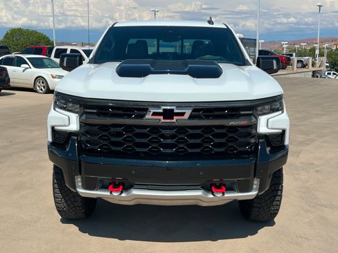 Used 2024 Chevrolet Silverado 1500 ZR2 w/ Technology Package AWD/4WD image 9
