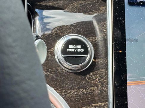 Certified 2025 Mercedes-Benz GLC 350e GLC 350e image 31